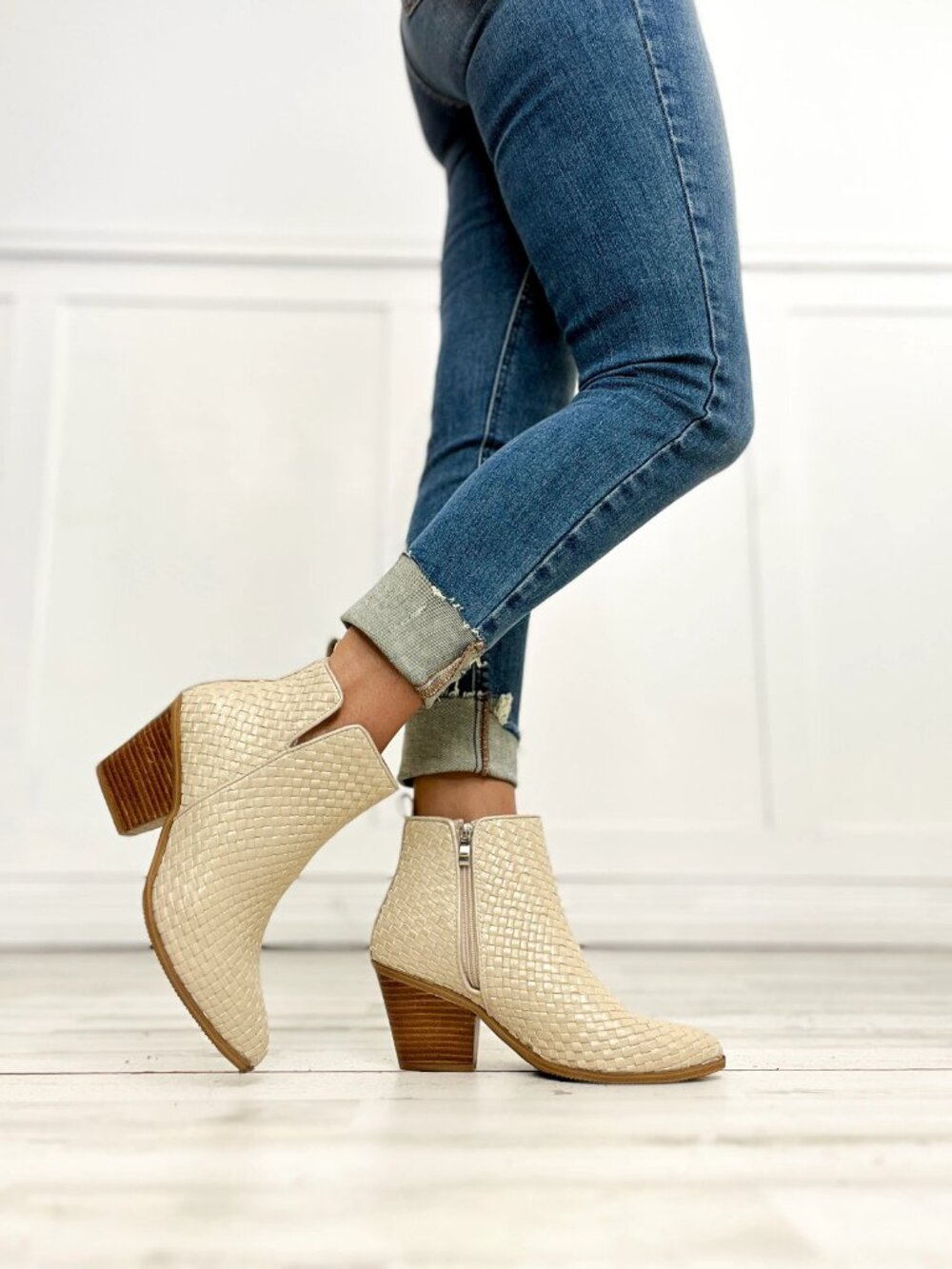 Corkys Come and Get It Bootie | Gold Metallic - Picture 2 of 4